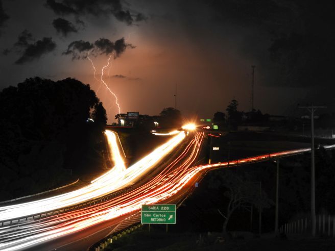 Tempestade se aproxima de São Carlos, vista da rodovia SP 310