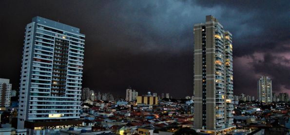 Temporal se aproximando em São Paulo