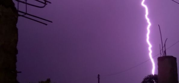 FOTOGRAFEI ESTE RAIO EM PALMAS - TO.