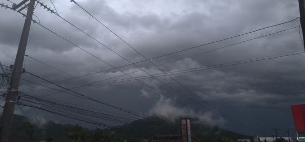 Temporal se formando em Matinhos/PR