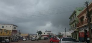 O TEMPO VIRA NA CHAPADA QUE PROVOCA PANCADA DE CHUVA PELA MANHÃ EM BARRA DA ESTIVA - BAHIA